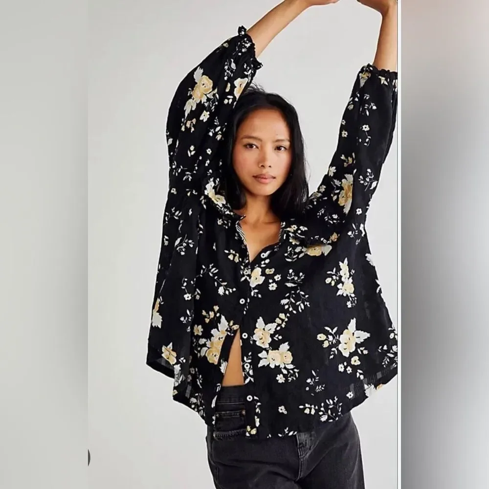 Free people women’s medium floral blouse Peter Pan collar puff sleeve button up